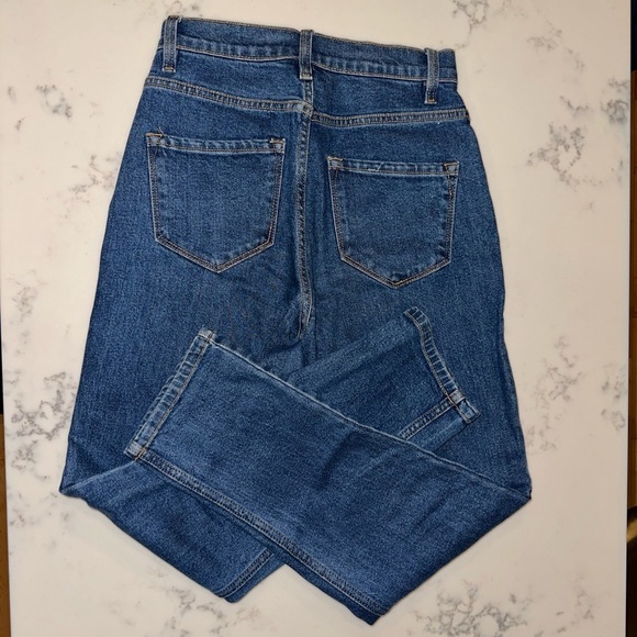 Blue Jeans​​​ - Picture 10 of 10